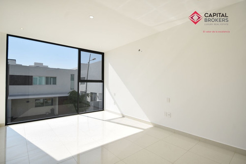 Casa En Venta En Coto Frente Al Parque Metropolitano