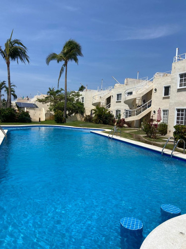 Departamento Con Roof Garden En Venta En Fraccionamiento Puente Del Mar