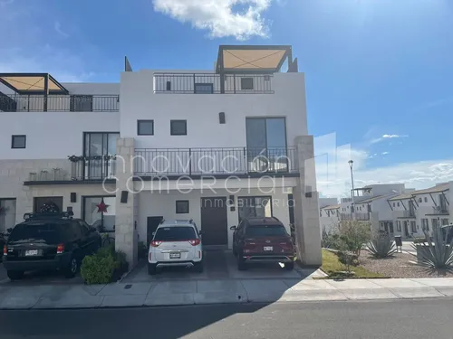 Casa En Venta De 4 Recámaras En Condominio Torre De Piedra Bugambilias