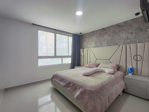 Apartamento En Venta En La Floresta. Cod V30309