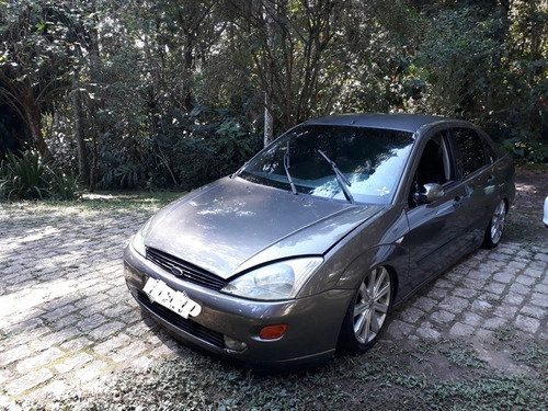 Ford Focus Sedan 2001 2.0 4p