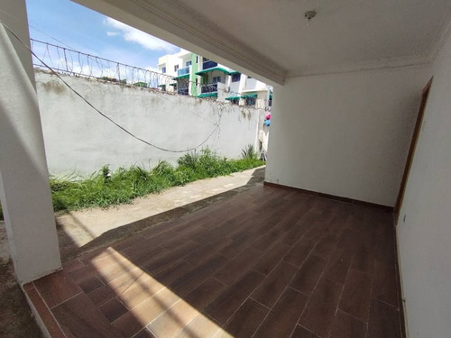 Vendo Hermosa Casa De 3 Niveles Con Jacuzzi En Brisa Oriental San Isidro