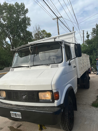 Camion Mediano Tata Baranda Volcable