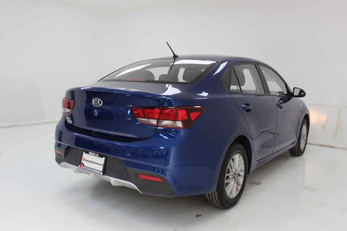 Imagen 5 de 14 de Kia Kia Rio Sedan 2019 4 Cilindros