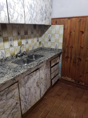 Imagen 3 de 11 de Lote Propio Con Casa A Refaccionar Y Galpón En Muy Buena Ubicación!.