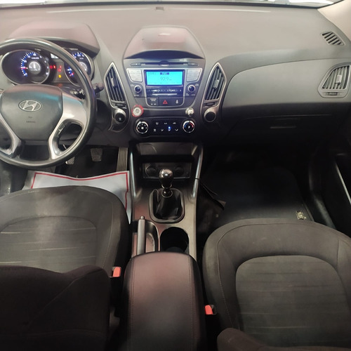 Imagen 10 de 13 de Hyundai Tucson Ix35 Gl 2016