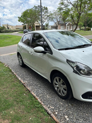 Peugeot 208 1.6 Active