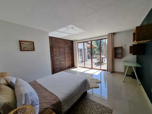 Casa Con Amplias Terrazas Y Jacuzzi En Venta