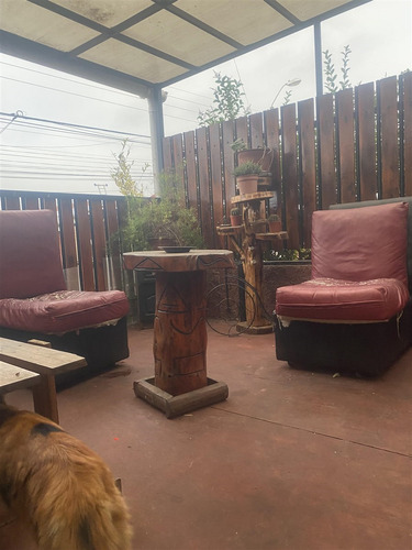 Casa En Venta De 3 Dorm. En Concón