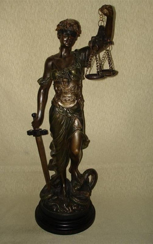 Estatua De La Justicia 0,67 De Alto En Petit Bronce