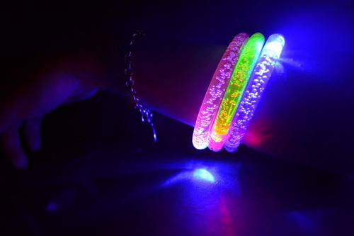 Imagen 2 de 10 de Pulsera Led Luminosa Acrilica Cambia De Color Cotillon X 30