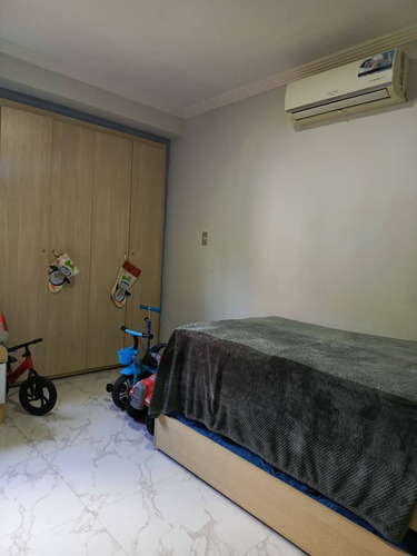 Apartamento Ubicado En El Parral Royal Palace. Valencia. Solo Clientes. Bc