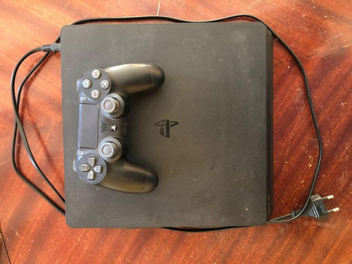 Playstation 4 Negro Usado. Incluye Control + 3 Juegos
