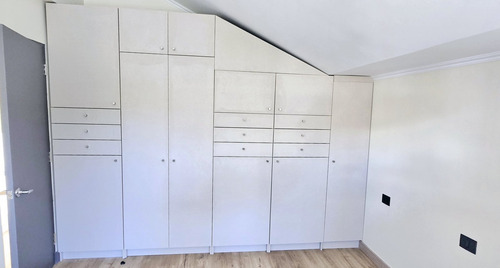 Solo 1,5% Comisión: Recién Remodelada Con Amplios Espacios