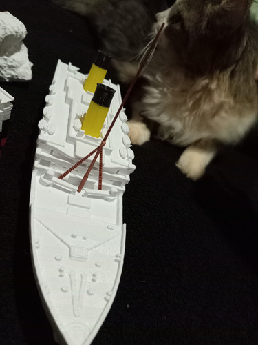 Titanic Juguete 50cm 2 Partes + 2 Iceberg (flota Vertical) Se Parte Al Medio