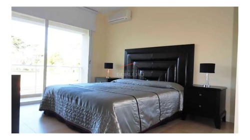 Casa En Venta Y Alquiler En Punta Del Este, Próximo A Shopping