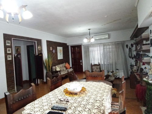 Venta Casa 3 Ambientes Con Cochera Isidro Casanova