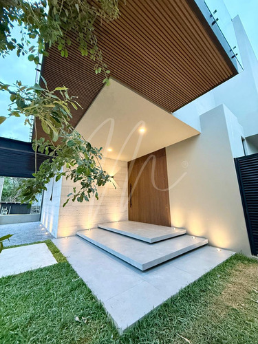 Casa En Venta En Cancun En Lagos Del Sol