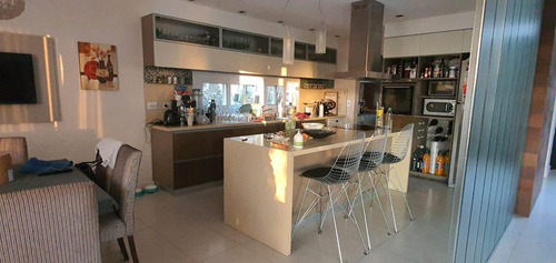 Imagen 12 de 21 de Casa Con Diseño - Los Lagos- Nordelta