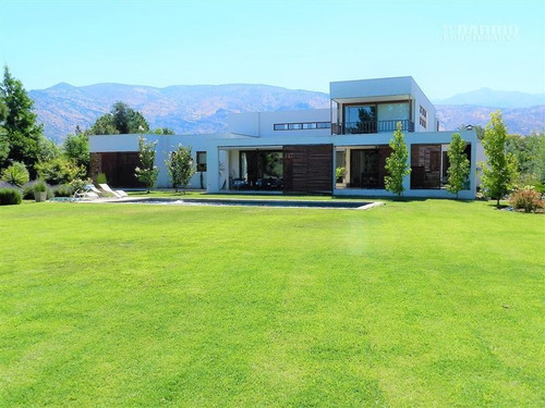 Imagen 1 de 30 de Casa En Venta De 4 Dormitorios En Colina