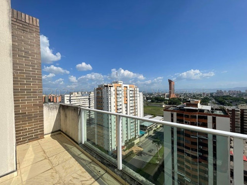 Penthouse Duplex En Venta Urb Base Aragua, Maracay 24-5713 Hc