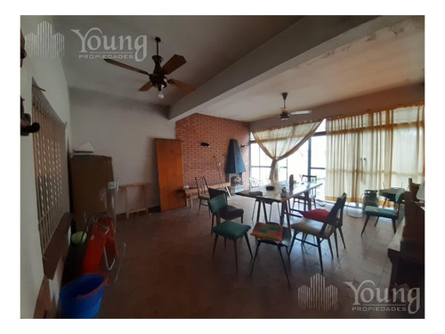 Imagen 17 de 28 de Casa De 4 Ambientes Con Jardin Y Pileta En Berazategui