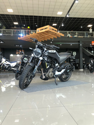 Imagen 10 de 17 de Husqvarna 401 Svartpilen Año 2021 Con 1900 Km