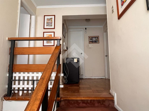 Casa En Venta De 5 Dorm. En Ñuñoa