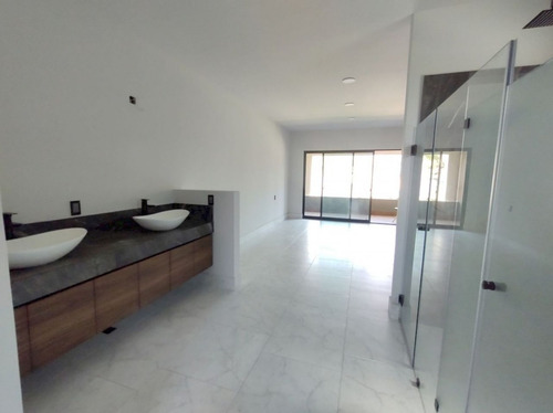 Casa Minimalista En Venta En Burgos Bugambilias, Temixco Morelos.