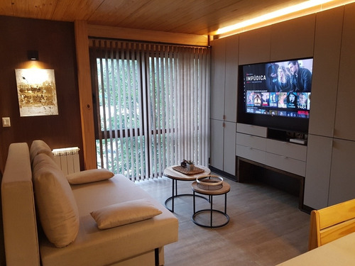 Imagen 8 de 15 de San Martin De Los Andes. Hermoso Departamento Dúplex De 3 Ambientes, 2 Dormitorios Y 2 Baños Para 4 Personas (como Máximo), Ubicado En El Centro De La Ciudad, Con Parrilla Y Laundry De Uso Común.