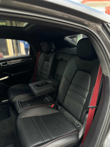 Porsche Cayenne 4.9 Turbo At