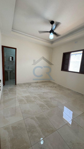 Venha Visitar Essa Linda Casa Geminada Com Dois Quartos, Sendo Um Suíte E Um Banheiro Social , 02 Vagas Garagem , Área De Serviço , Espeço Gourmet , Muito Bem Localizado Em Bairro Residencial !