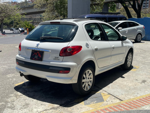 Peugeot 207 2011 Compact