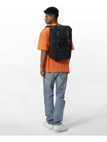 Mochila Tomtoc Con Solapa Para Portátil De 22 Litros, Resist