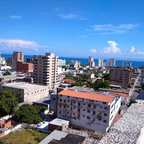 Edificio Ideal Para Hotel, Clínica U Oficinas En Porlamar