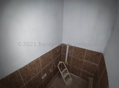 Casa En Venta En Pleno Casco Central De Turmero(1)