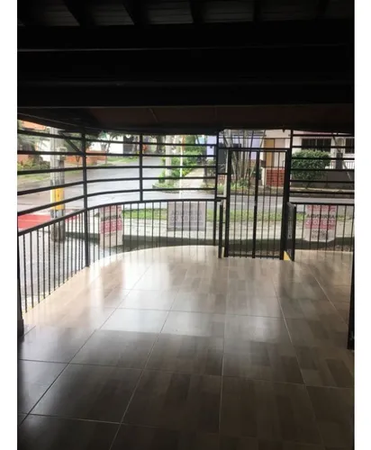 Local Esquinero En Arriendo Laureles