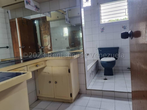 Local Comercial En Venta En Nueva Segovia Barquisimeto Lara -- %%m-c-t%% Cod. 24 Guion 3 7 5 9