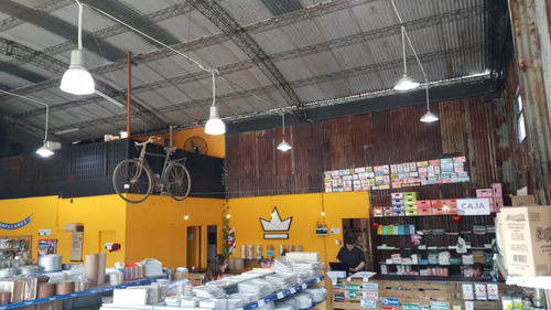 Galpon Con Local E Ingreso Con Porton Para Carga Y Descarga