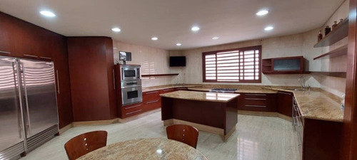 Imagen 8 de 24 de Venta Casa 820 M2 4h/4b/4p Altamira