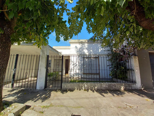 Casa En Venta En La Plata Calle 62 E/ 128 Y 129 - Dacal Bienes Raices