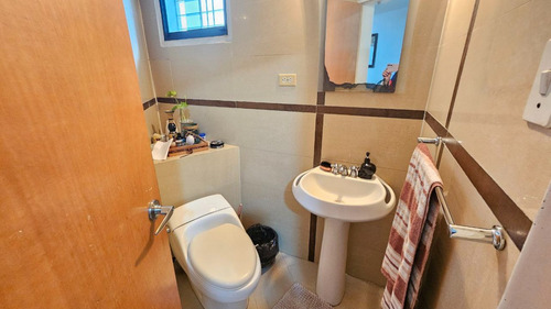 Townhouse En Urbanización Las Amazonas Maracay