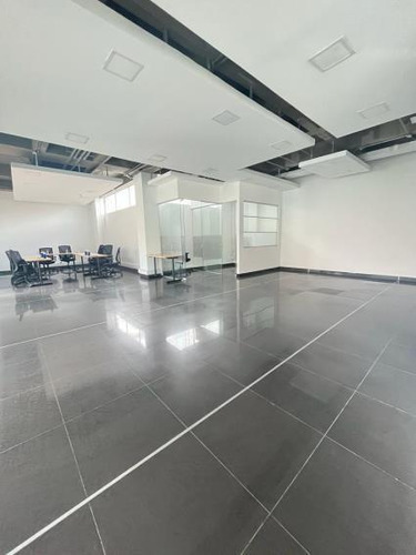 Arriendo Edificio Esquinero, Zona Empresarial, Chico Norte