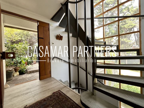Preciosa Casa 3d + Servicios/ Luis Mattte Larraín
