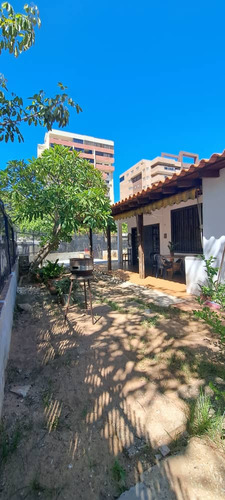 Casa En Venta Urb. Jorge Coll En Margarita Mm-24-007