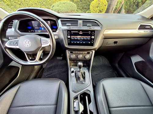 Volkswagen Tiguan 5p Comfortline L4/1.4/T Aut