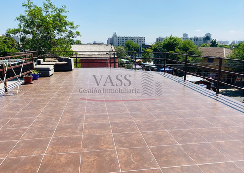Imagen 6 de 12 de Vass Vende Casa Comercial En Lugar Estratégico, Santiago