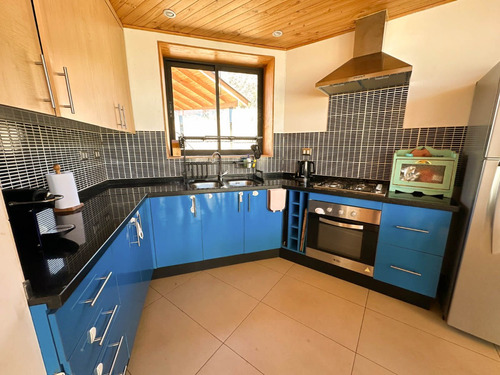 Espectacular Casa En Fundo Con Acceso Controlado Los Andes