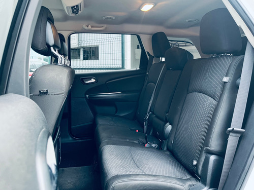 Dodge Journey 2.4 Se 7 Pasajeros At