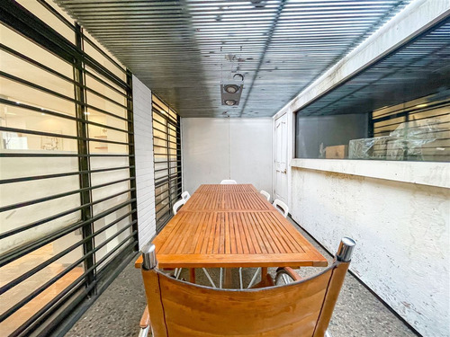 Oficina De 2 Pisos En Venta En Vitacura